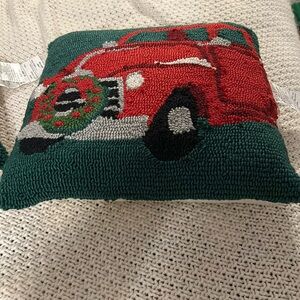 Holiday Pillows (2) NWT
Christmas truck Hooke pillow